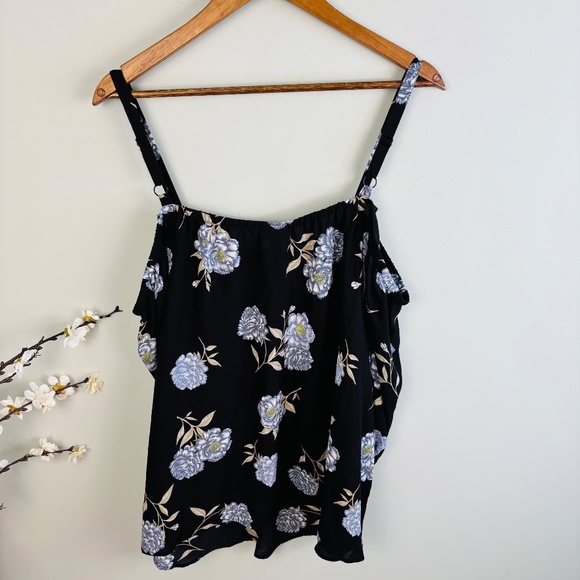 Torrid Black Floral Cold Shoulder Top Size 2X - Picture 6 of 6